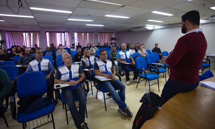 Detran RJ abre inscrições para curso de Motofrete da Escola Pública de