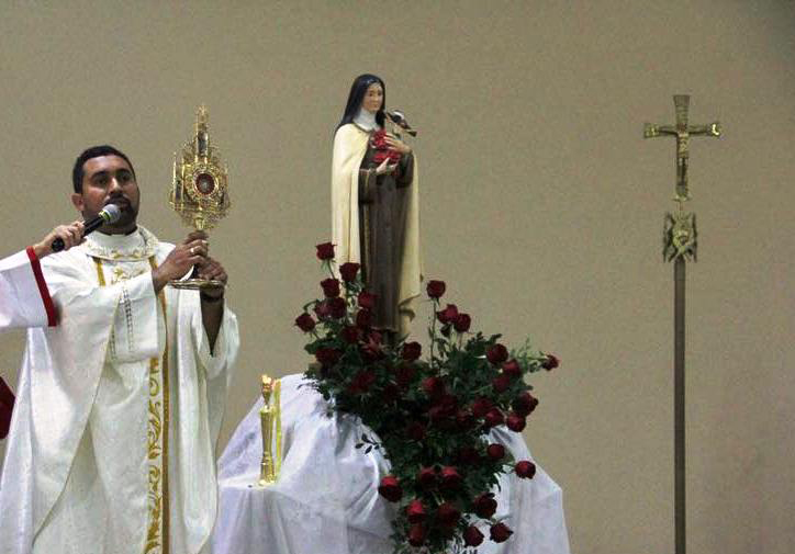 → E vós possuís unção que vem do Santo e todos tendes